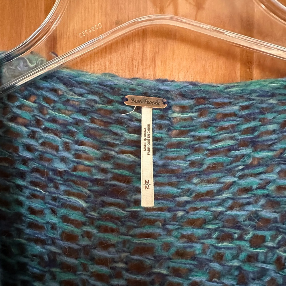 Excellent condition Free People oversized medium blue/teal bell sleeve cardigan.